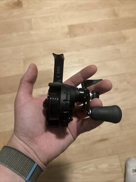 D27lh 13 Fishing One 3 Descent Ice Reel - Left Hand