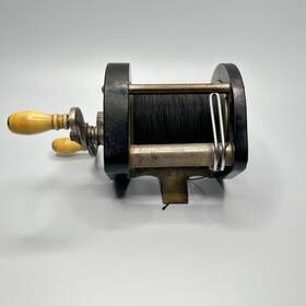 No-100 A. F. Meisselbach Vintage No. 100 Bakelite Fishing Reel
