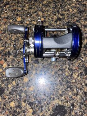 07011325 Abu Garcia Ambassadeur Round Baitcast Reel