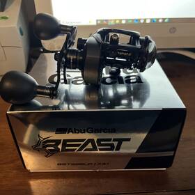 1636736 Abu Garcia Beast Low Profile Reels - Full Range Baitcasters