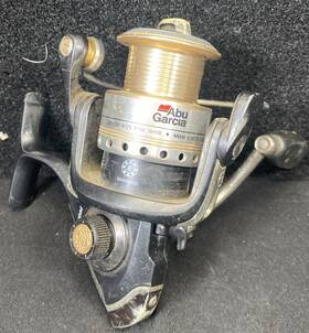 402i Abu Garcia Cardinal Spinning Reel 8 Bearings 5.1 1 Gear Ration Silver Gold