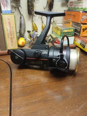 863gtx Abu Garcia Cardinal Vintage Spinning Reel Works Great