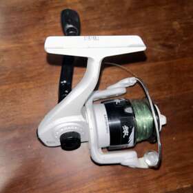 Ike2-30 Abu Garcia Spinning Reel Model 2 Bearings 5.2 1 Gear Ratio - Fishing
