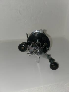 J09008 Abu Garcia Ambassadeur 5500 Striper High Speed Black Reel