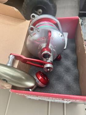 Bv2-1000 Accurate 799634031824 Valiant Silver And Red With 3.8 Inch Handle Spj Knob Left Hand