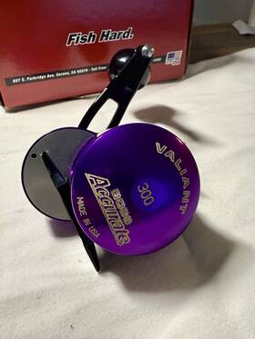 Tx-300 Accurate Valiant 300 Boss Twin Star Drag Fishing Reel With Box And Manual