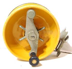 550-c5 Alvey Fishing Reel Side Cast #550-c5 Yellow Fiberglass Spool