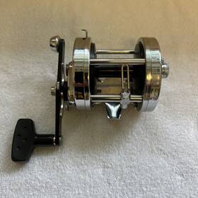 9000cl Ambassadeur Abugarcia Chrome Good Condition #2713