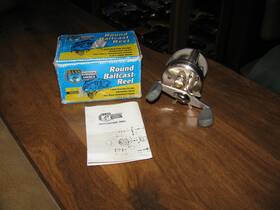 B.a.s.s. Outdoor America 072000714447 Bass Round Baitcast Reel Bc2 5. 2 1 3 Ball Bearing Aluminum