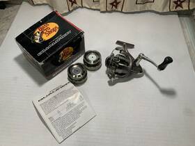 Pqf2000 Bass Pro Shops Qualifier Spinning Reel Pq 2000/box/2 Spare Spools Ex