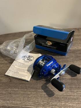 Ts10ha Bass Pro Shops Baitcasting Fishngi Reel Tournament Series New In Box Blue