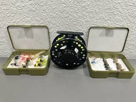 Rls3 Cabelas Cabela S Fly Reel With Vintage Betts Lures And Others Case For Flies
