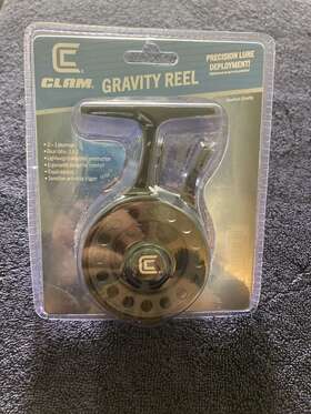 115504 Clam Outdoors New Graphite Gravity Reel