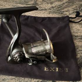 0015700 Daiwa Exist 2004 Black/silver Spinning Reel 4.1 1 12bb Front Drag With Pouch