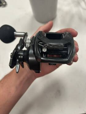 Daiwa 043178922279 Lexa Tw 400 Bait Casting Reel Lightly Used