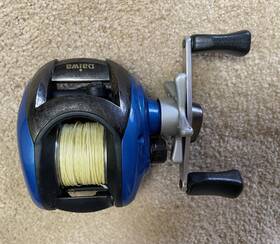 100-6x Daiwa Samurai Baitcast Right Handed Fishing Reel Blue
