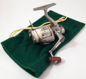 2500i Daiwa Emblem-z Spinning Fishing Reel Long Cast Spool Japan W Bag