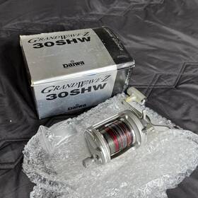 30shw Daiwa Grandwave-z 6bb 4.2 1 Right Silver With Box