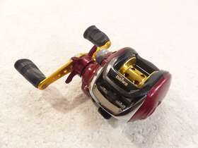100h-3bi Daiwa 6.3 D-cast Red Gold And Black Freshwater Baitcasting Fishing Reel