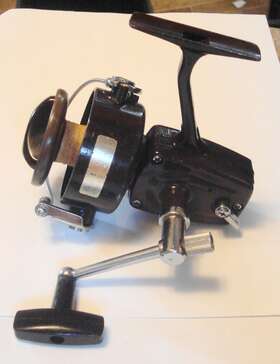 7300b Daiwa Vintage Spining Reel Works Great Cosmetics Vgc Metal Body And Spool