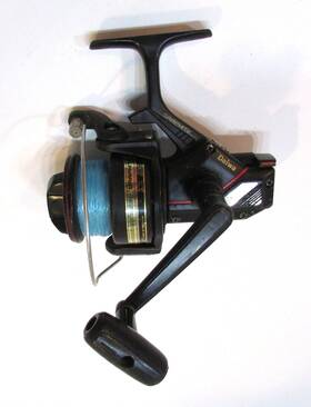 Ag2600b Daiwa Vintage Working Spinning Fishing Reel Black Graphite