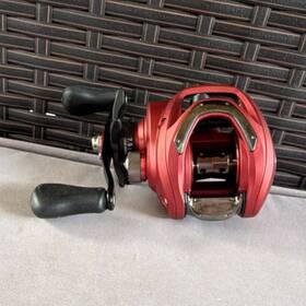 Cg-80 Daiwa Baitcast Fishing Reel Metal Red Black 7.5 1 Cg 80 Baitcasting