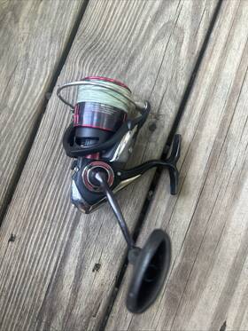 Feglt4000d-c Daiwa Fuego Lt 4000d-c Spinning Reel - Lightly Used Spooled With Braid