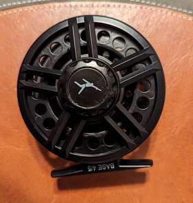 Ion-7 Echo Ion-7/9-r Base 4/5wt Fly Reel Black Color With Broken Handle