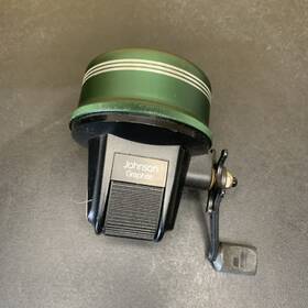 Bin-1 Johnson Pf Sabra 545 Made In Usa Large Spincast Fishing Reel V8515 Excellent
