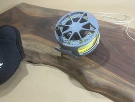 Rrv2ha2 Lamson Used Velocity 3.0 Hard Alox Fly Reel And Neoprene Case