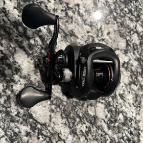 Cf1shg2c Lews Carbon Fire 7.5 1 6-bearing Baitcast Reel - Right Hand