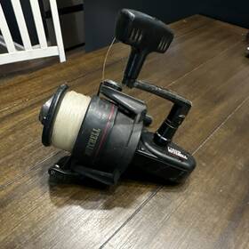 1180g Mitchell Spinning Reel 4.6 1 Front Drag 1bb Right Hand Black/red