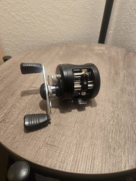 Scw300 Mitchell Spidercast Baitcasting Fishing Reel. Used Works Right Hand