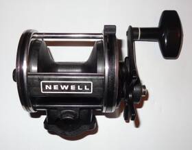 338-j5 Newell Used Black Carl No-letter Series Graphite Right-hand Fishing Reel