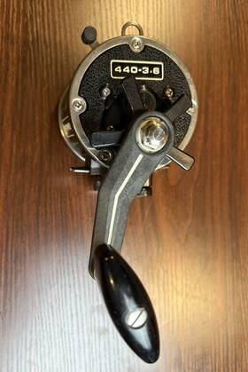 440-3.6 Newell Graphite Reel Fishing Excellent Condition Vintage Rod Clamp