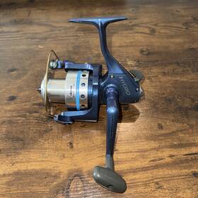 Hd50 Okuma Hydro Spinning Fishing Reel Blue. 4.5-1 Ratio Folding Handle