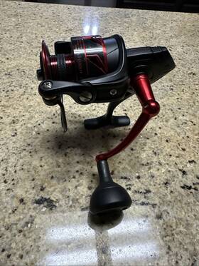 Penn 031324048683 Spinning Reel Battle Iii - Black/red