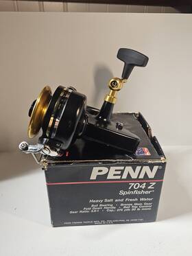 704z Penn 031324070400 Black And Gold Classic Saltwater With Box Excellent Cond
