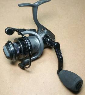 Claii1000 Penn 031324174665 Clash Ll 1000 Spinning Reel Claii1000. Barely Used. Excellent