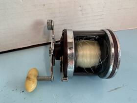 146p Penn Vintage Squidder No. Fishing Reel
