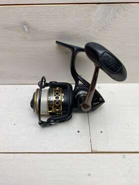 1518030 Penn Battle Iii 2000 Spinning Reel - Black/gold