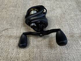 300lp Penn Squall Baitcaster - Right Handed Single Speed Reel