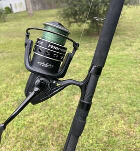 4000le Penn Squadron 3 - 10 Inch Medium Heavy Pursuit 8000 Fishing Combo Beach Casting