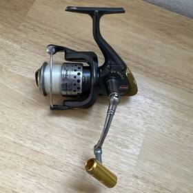 Cv4000 Penn Used Captiva - Spinning Fishing Reel Works But Needs Lube/repair