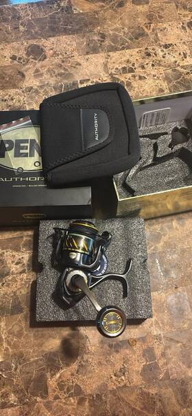 83299 Penn International #83299 Spinning Reel Authority 3500 5.7 1 Fishing In Box