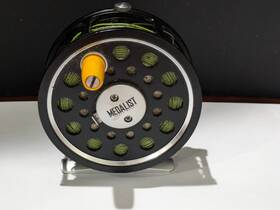Med56 Pfl Ger Pflueger Medalist Fly Reel 5/6 Wt With Fishing Line