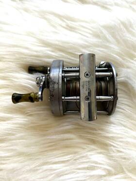 1573 Pflueger Supreme Baitcasting Reel Vintage