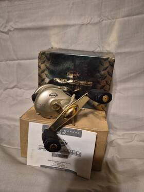 Pls100 Pinnacle Pro Series Limited Edition Baitcasting Fishing Reel Preown
