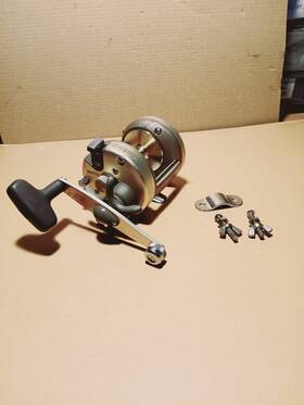 Ir425cx Quantum 425cx Iron Saltwater Fishing Reel . Pre-owned. Made In Japan