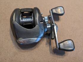 Ac401c Quantum Used Accurist Baitcasting Fishing Reel Left Handed 5.1 1